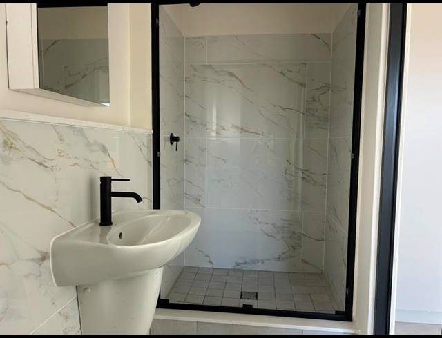 3 BEDROOM PROPERTY TO RENT IN SANDOWN